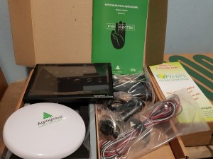 Курсоуказатель Agroglobal AGN8000 (двухчастотник) антенна  AGN 25 / GNSS 3.3